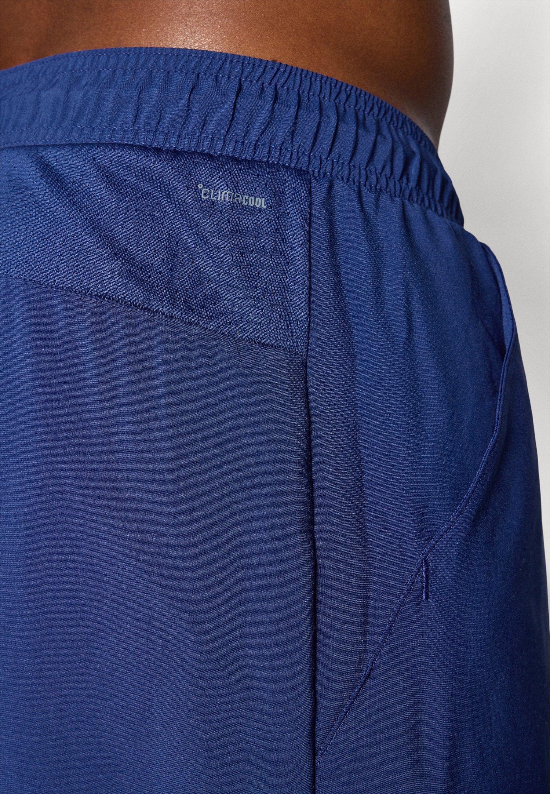adidas Performance
CLUB - Sports shorts