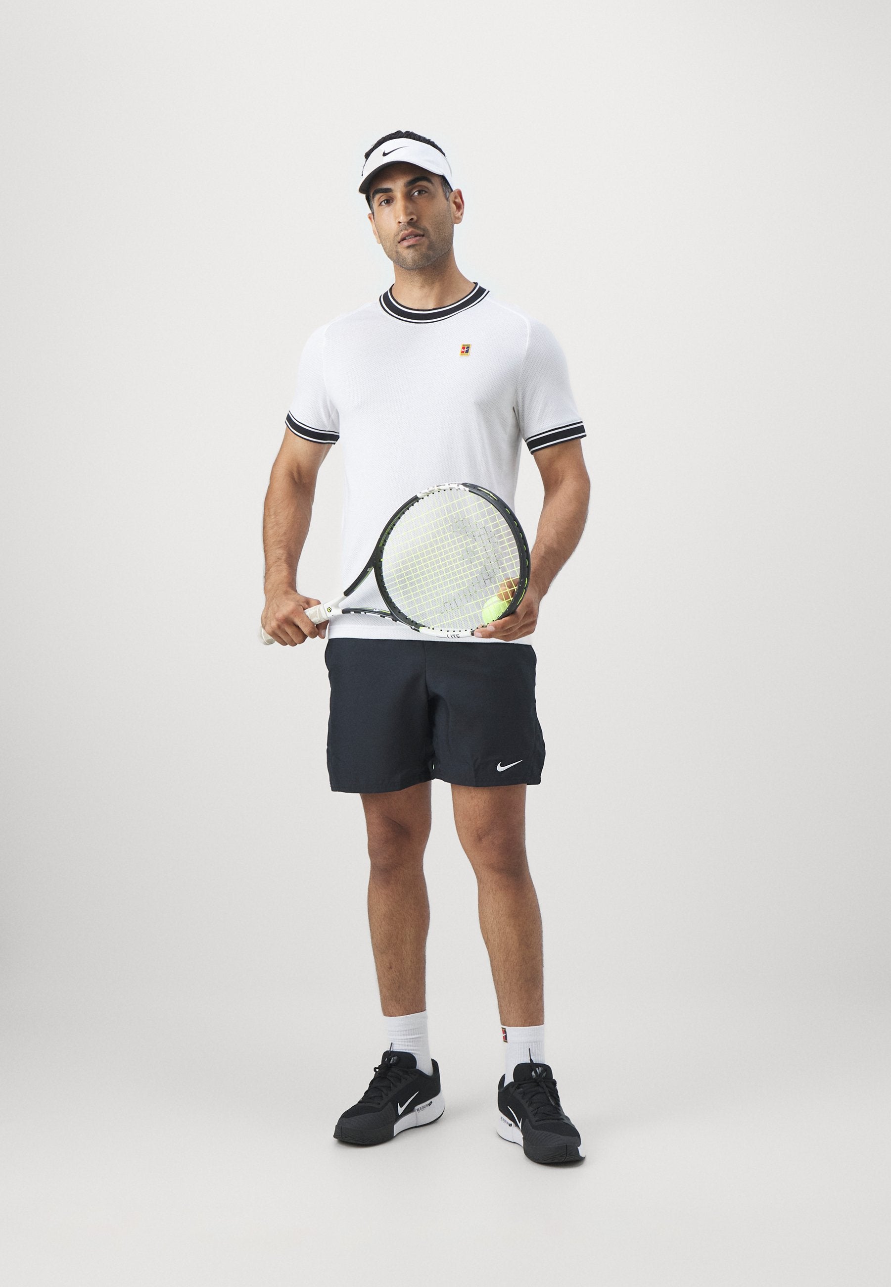 Nike Performance
HERITAGE - Print T-shirt - White
