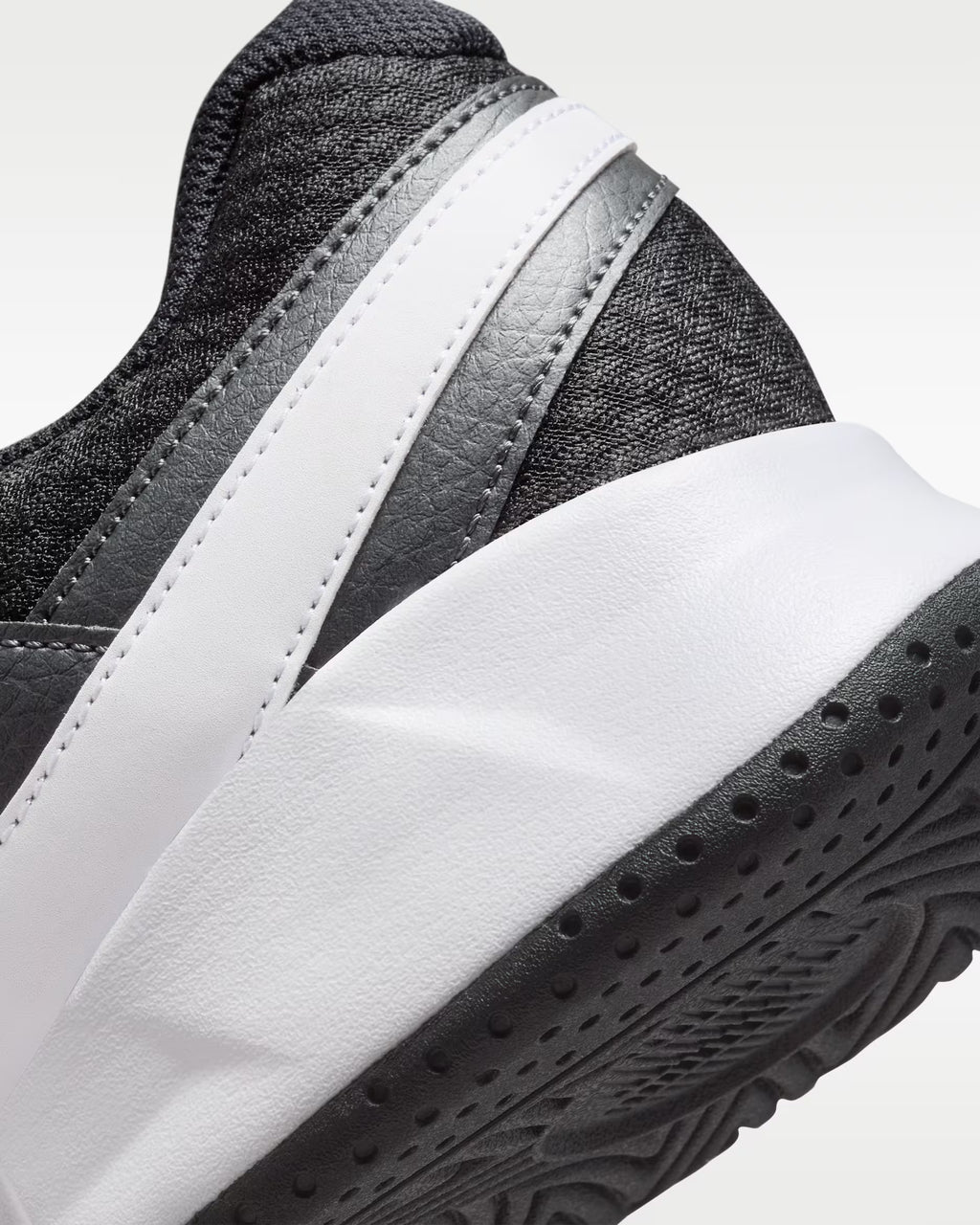 NikeCourt Lite 4