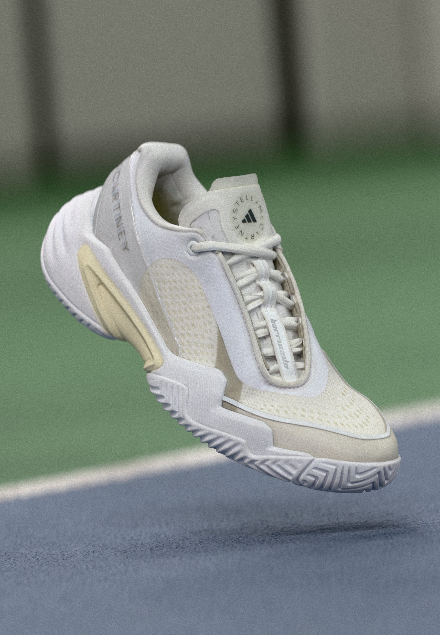 adidas Performance
ASMC BARRICADE - Multicourt tennis shoes