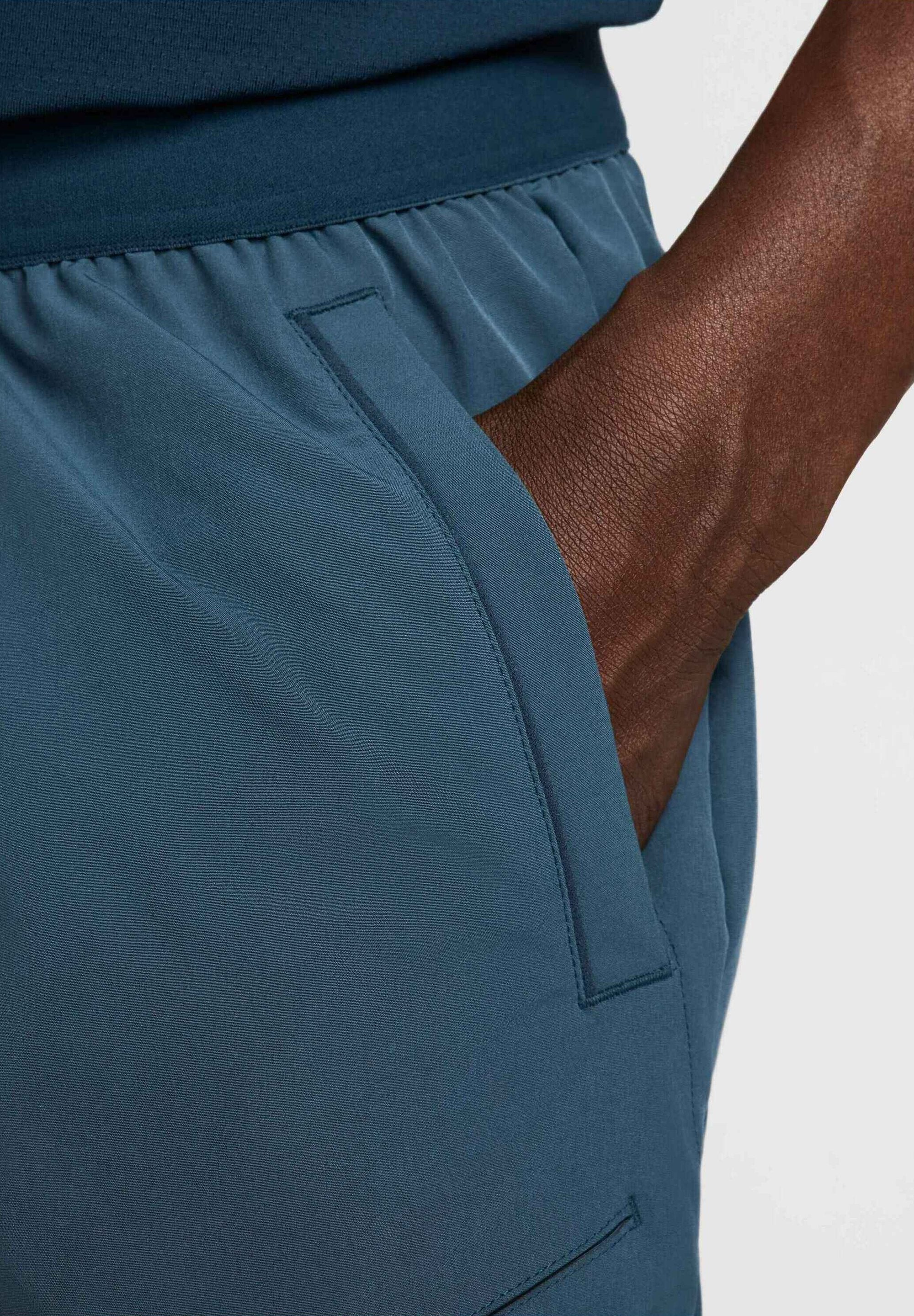 Nike Performance
ADVANTAGE SHORT