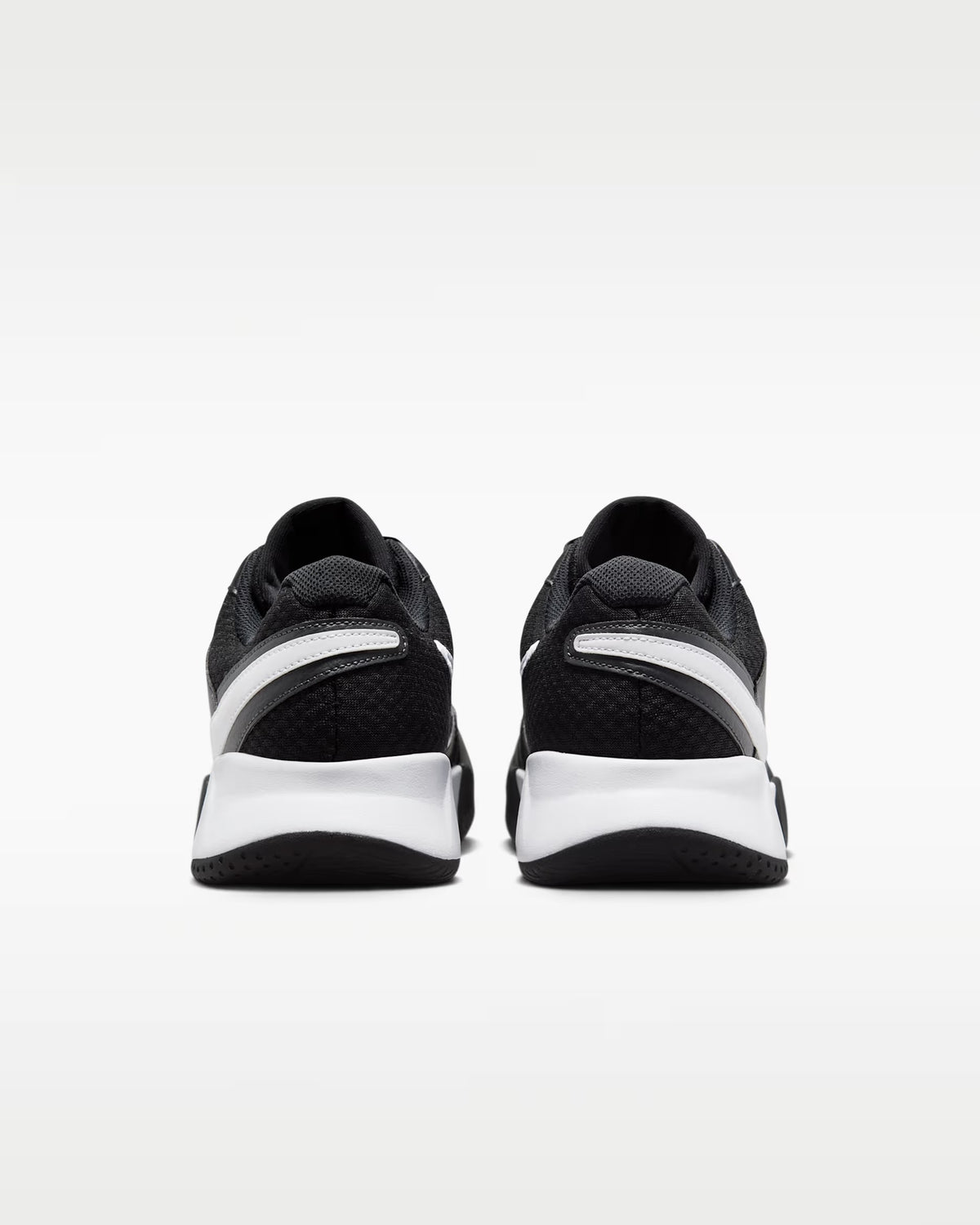 NikeCourt Lite 4